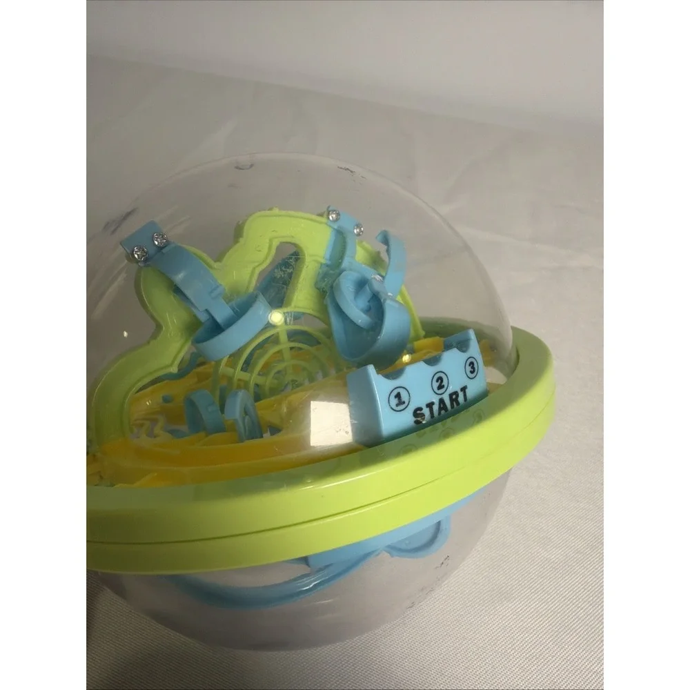 SPACE CHALLENGE Maze Globe Ball 3D Labyrinth Puzzle Game Sphere Fidget Toy